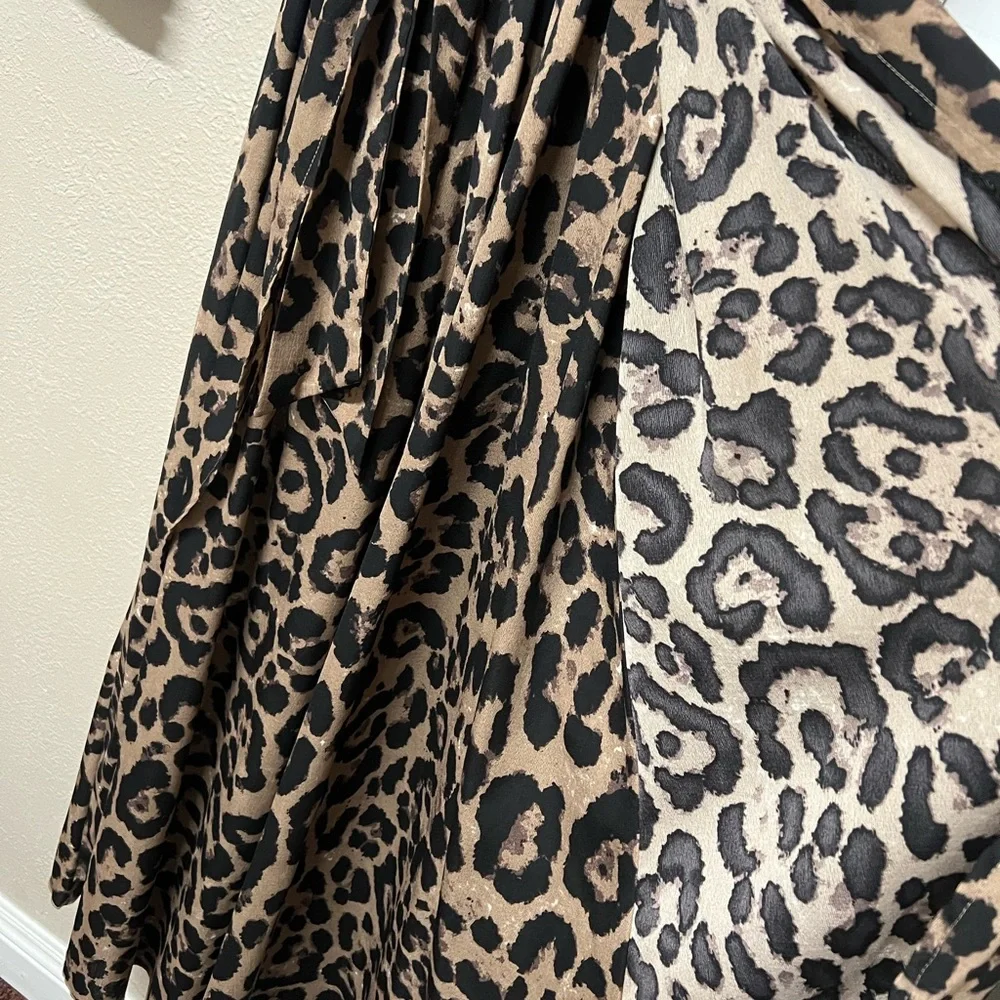 SHEIN Black and Tan Wrap Gown with Bishop Sleeves - Picture 4 of 11